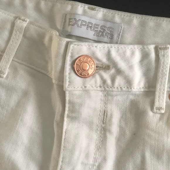 White denim short - Picture 2 of 3